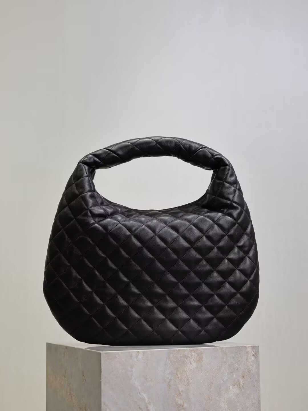 Y*L ICARE Hobo In Quilted Nappa 42x30x4cm