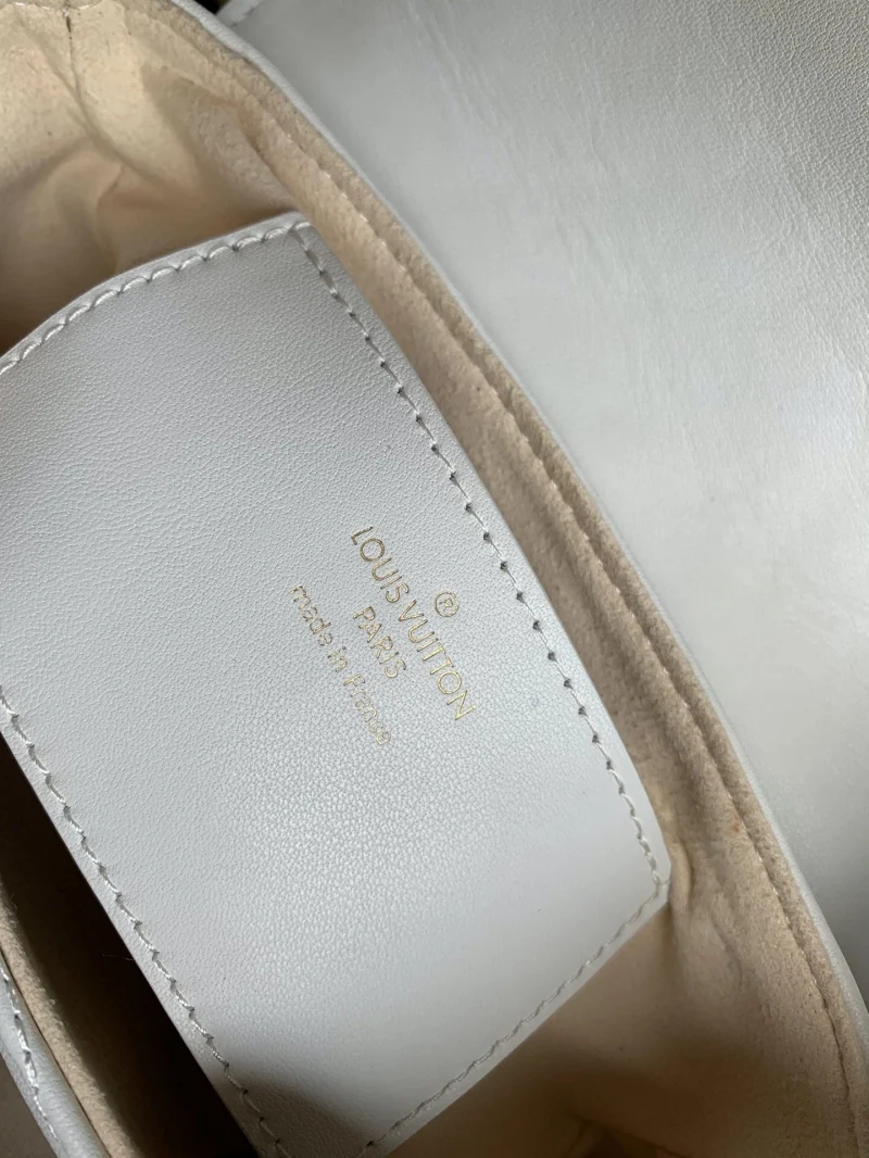 L0*is V*t0n NEW WAVE MULTI-POCHETTE M56466