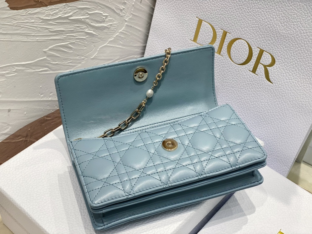 MISS D*0r MINI BAG Cloud Blue Cannage Lambskin S0980ONMJ_M81B 21 x 11.5 x 4.5 cm