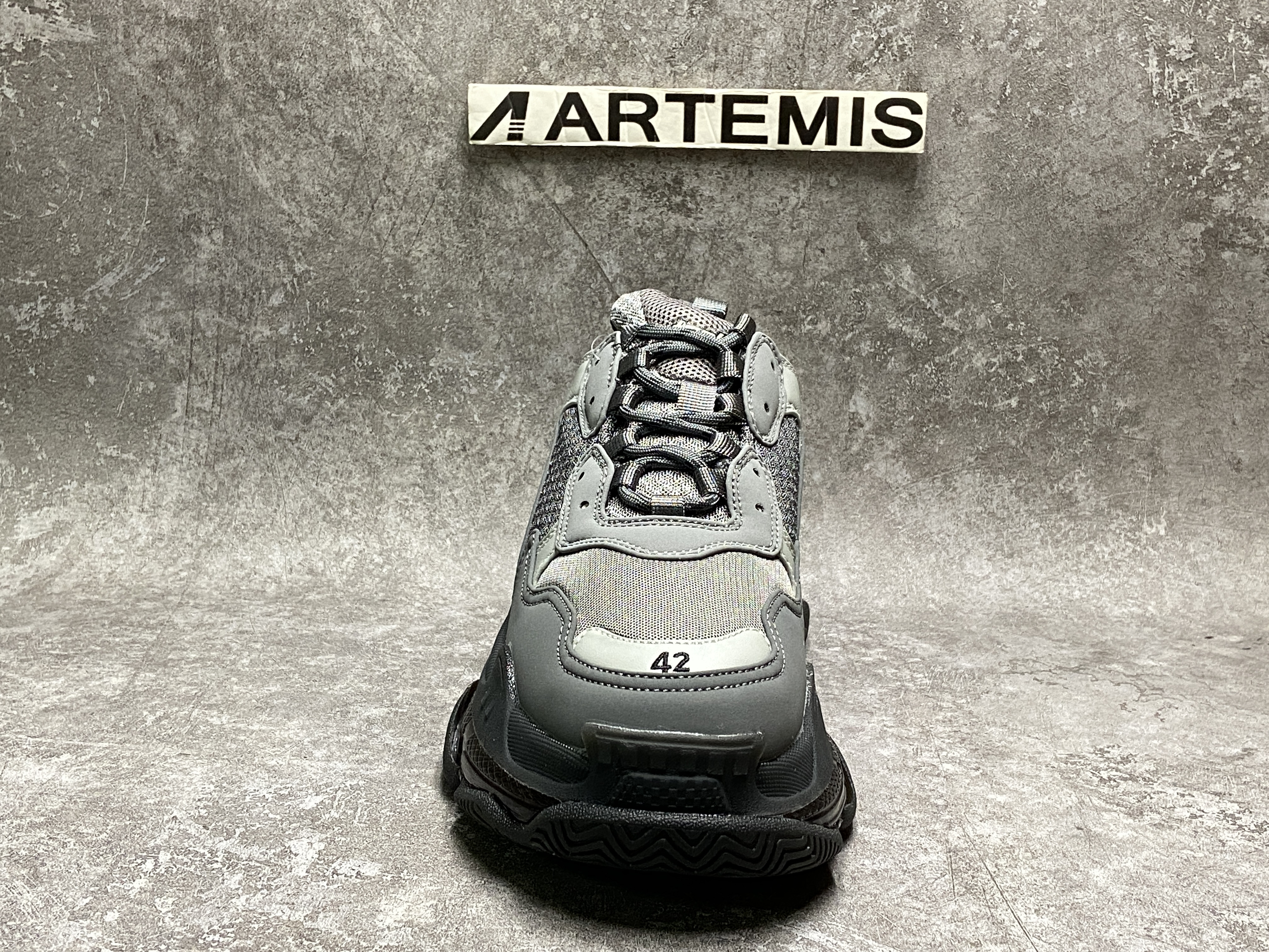 Balenciga Triple S Grey