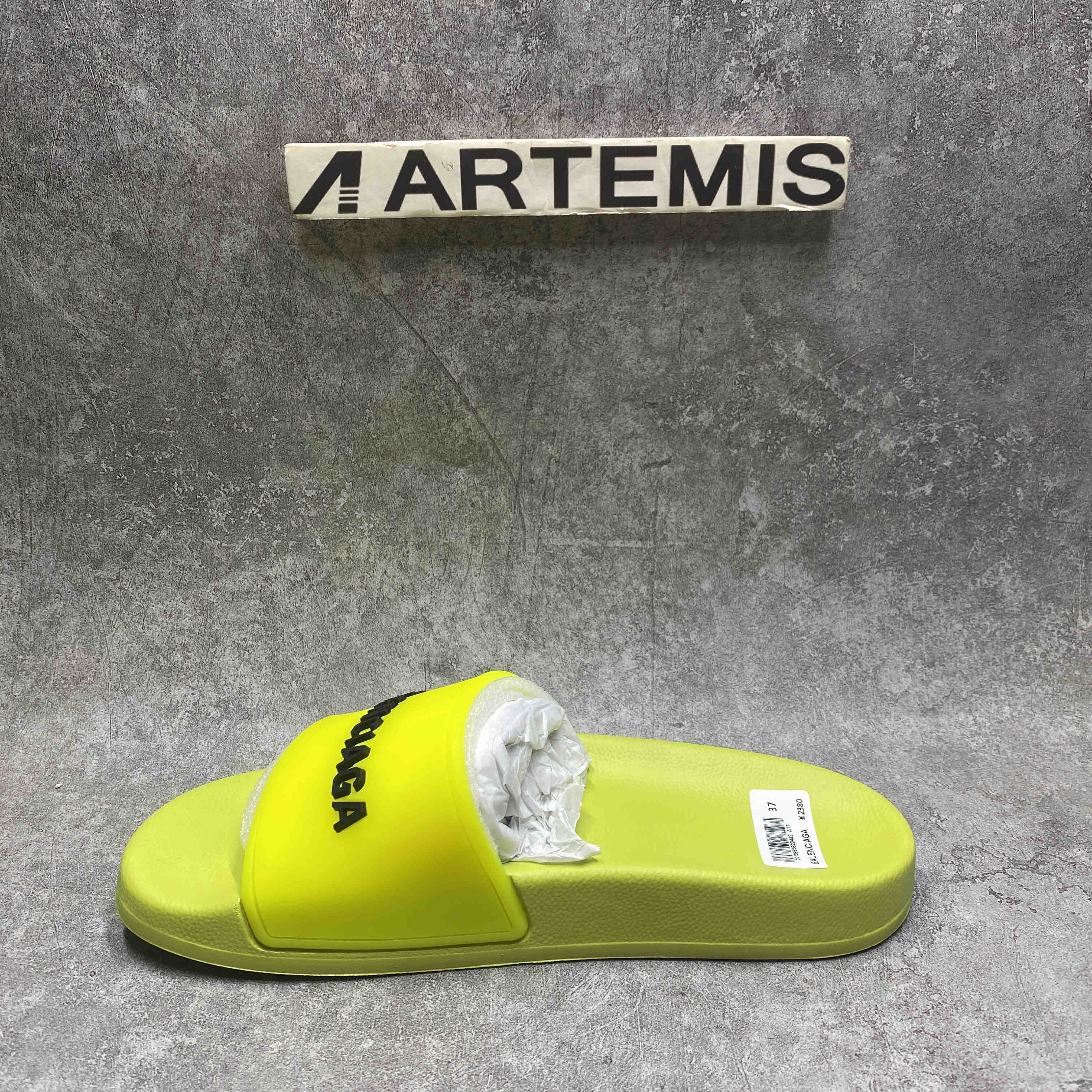 Ba*len*cia*ga Pool Slide Lime