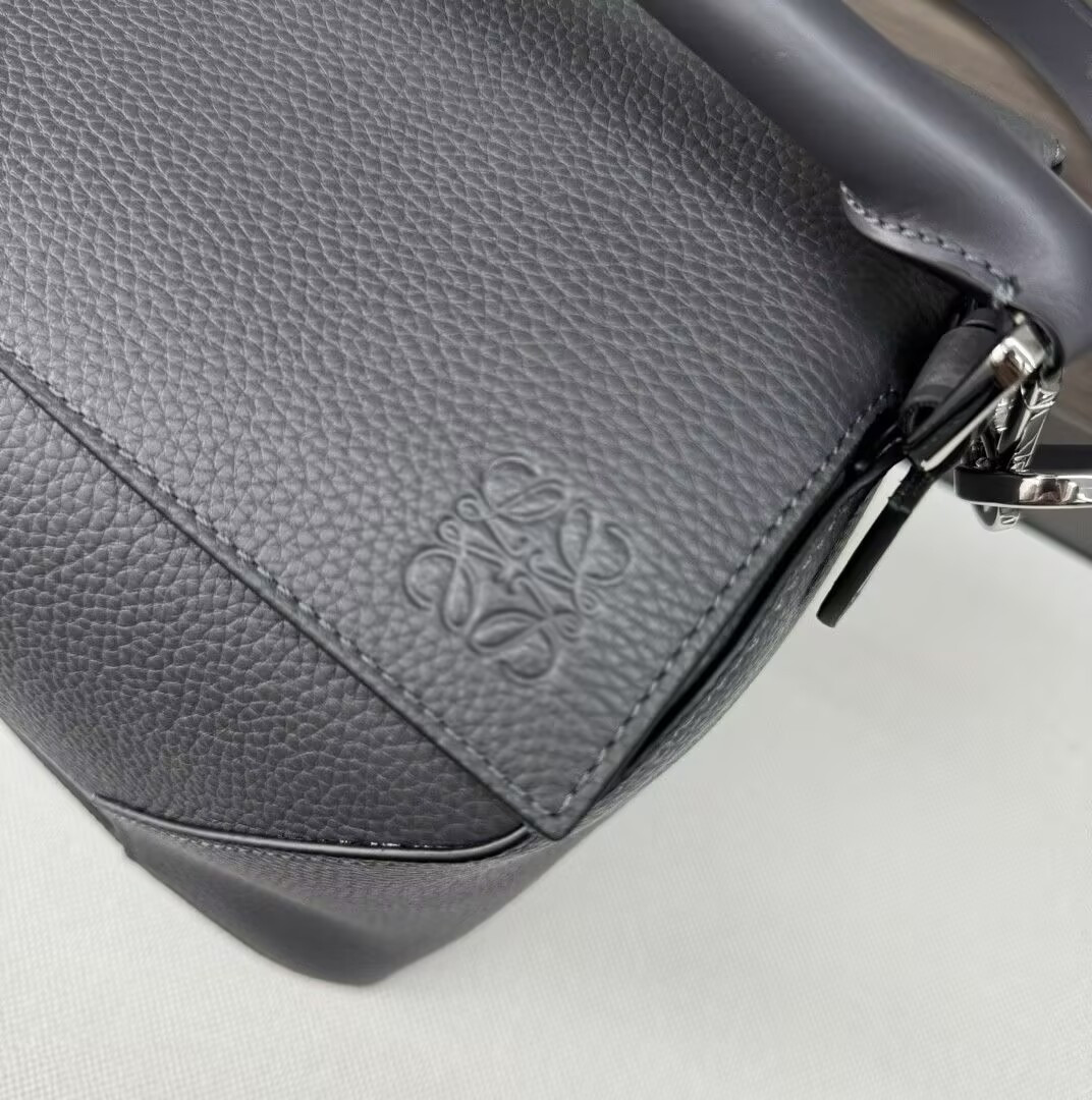 L0ew* Puzzle Edge 36.5 X 23 X 19 CM