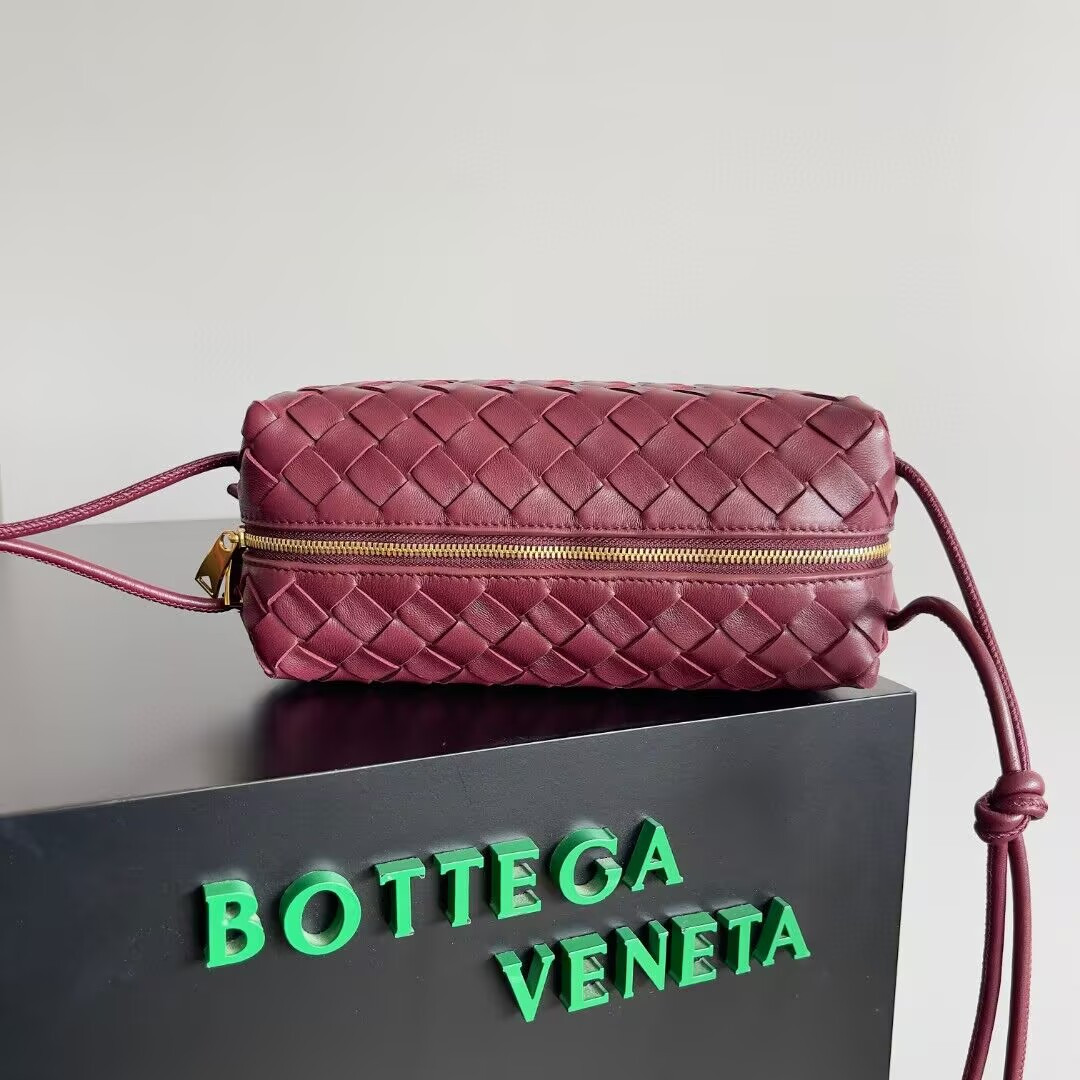 Bo*te*ga Ve*ne*ta Medium Loop Cross-Body Bag 22x15x8cm