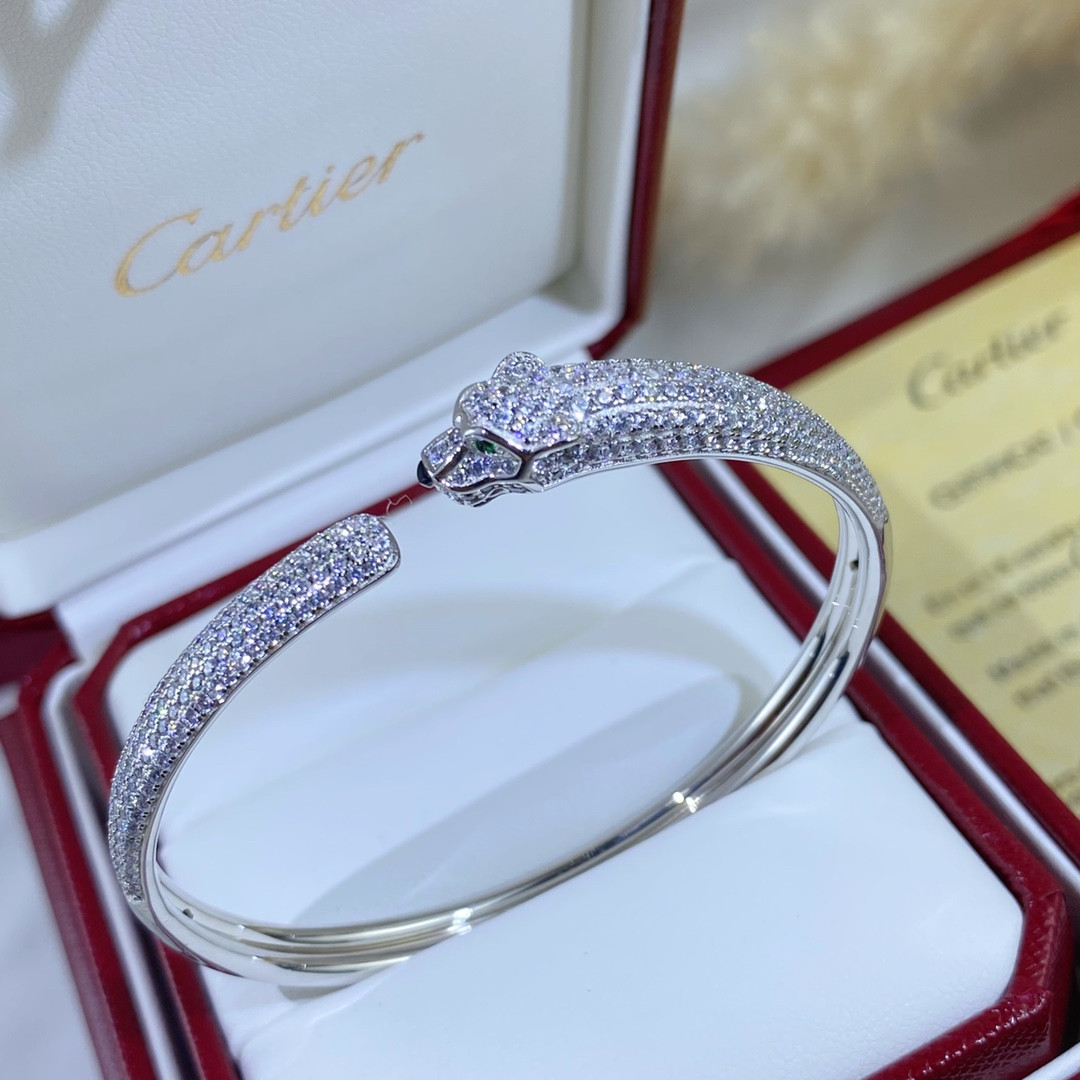 Ca*t*er Hand-set diamond thin half diamond leopard Bracelet