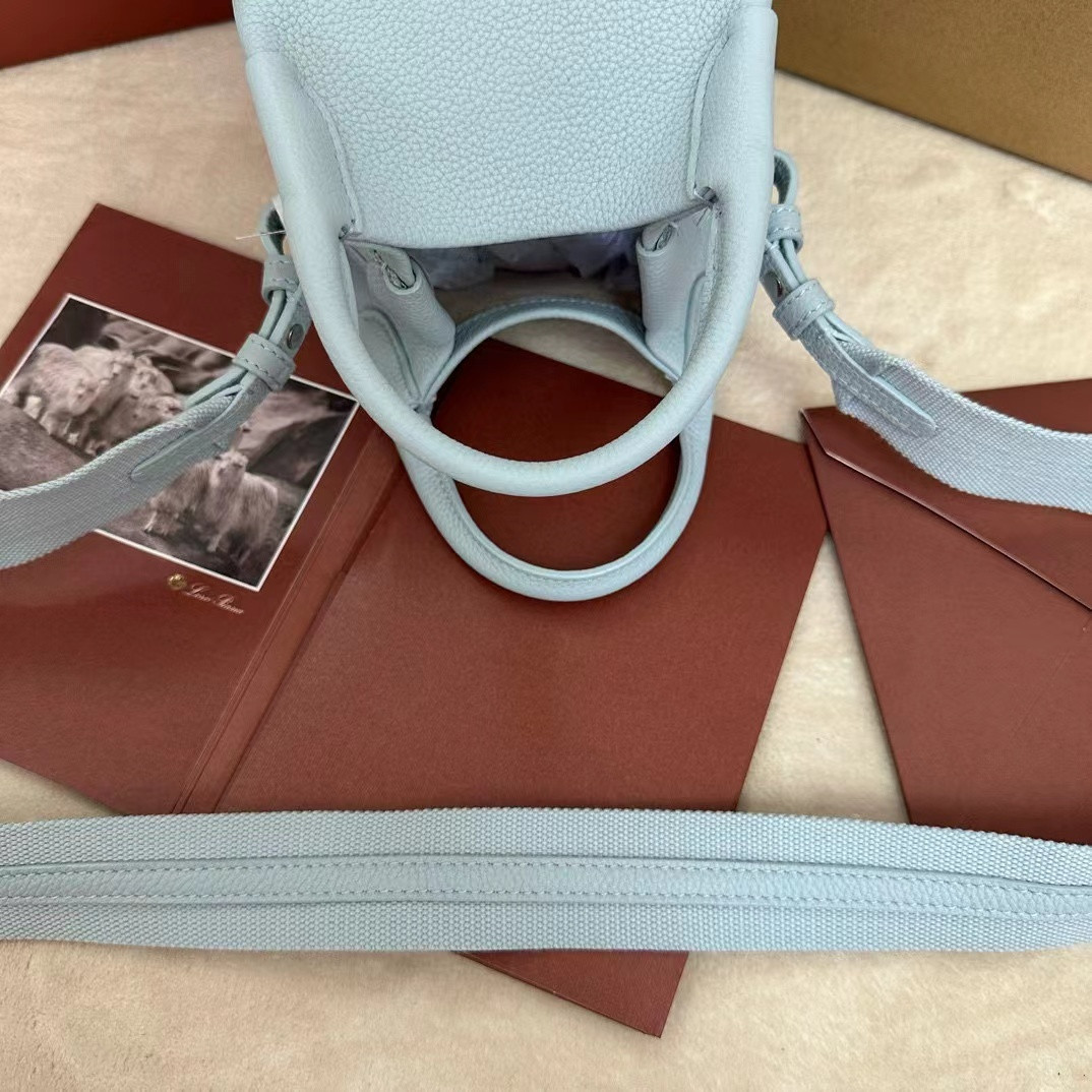 L**o p*ana Small Bale Bag Grained Calfskin 17 x 17 x 21 cm