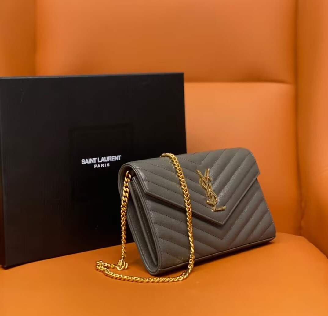 Sa**t Lau*nt Cassandre Matelassé Leather Shoulder Bag 4×14×22CM