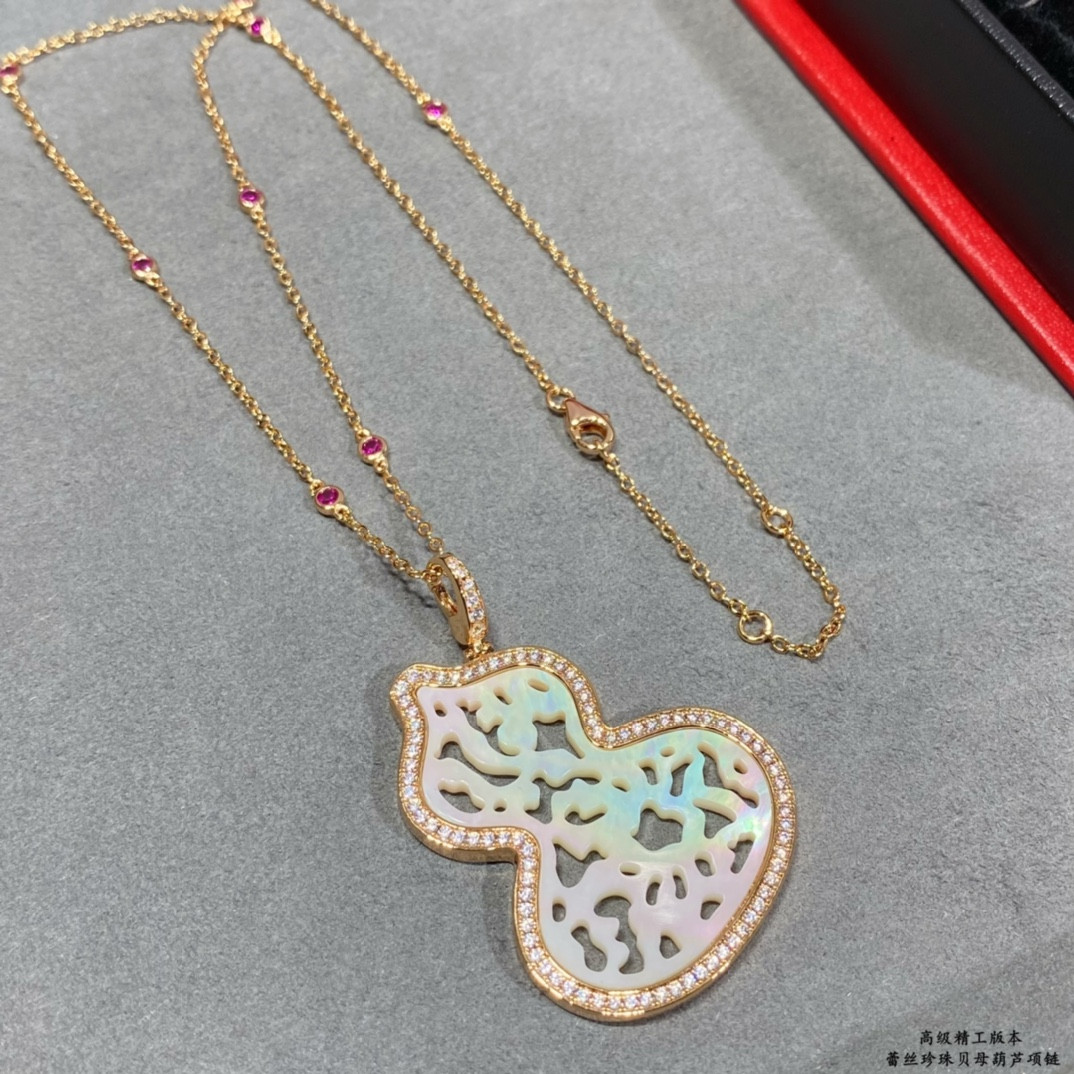 Qeelin Large Hollow Gourd Necklace