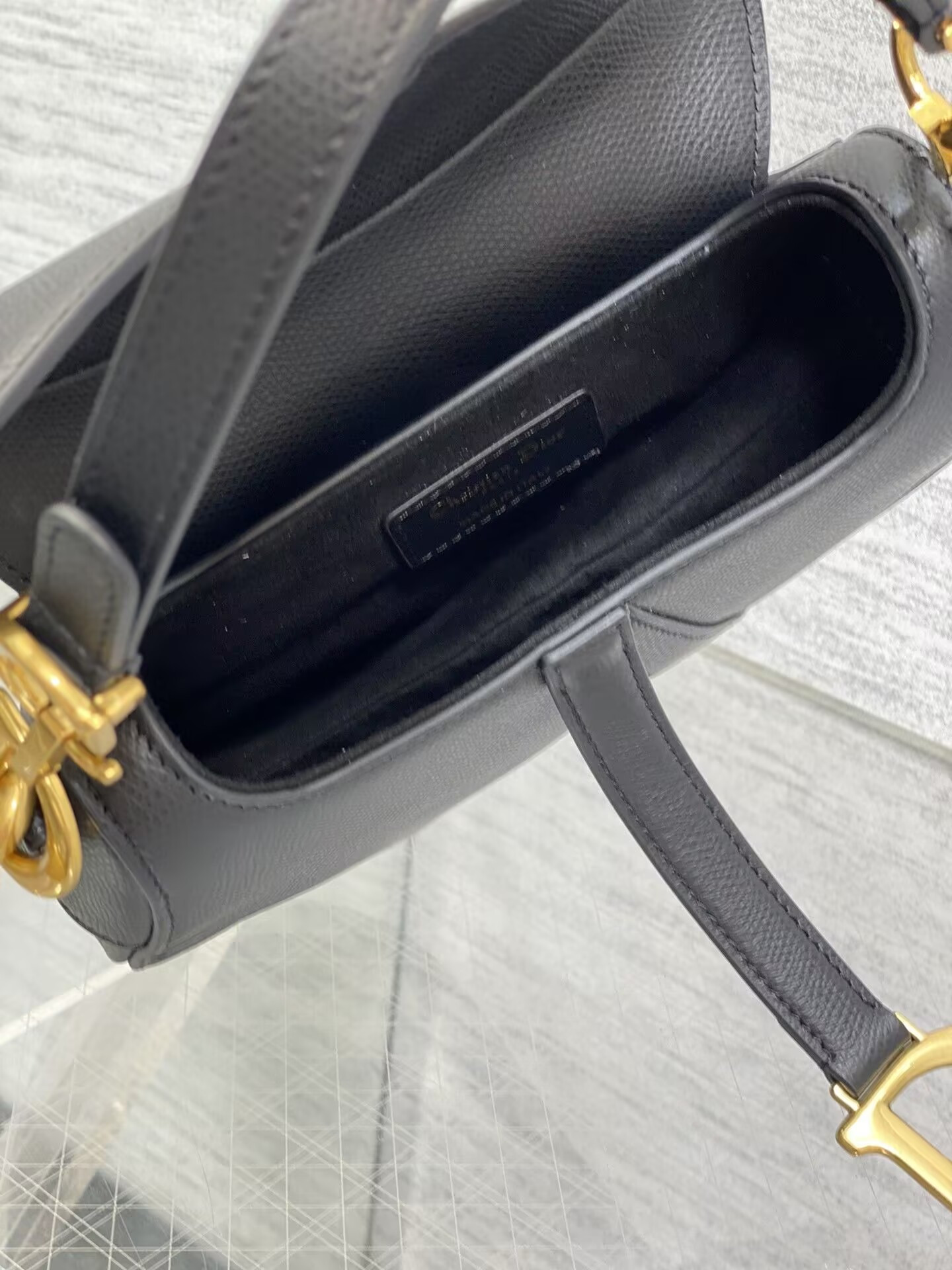D*0r MINI SADDLE BAG WITH STRAP Black Grained Calfskin 19 x 16 x 5 cm