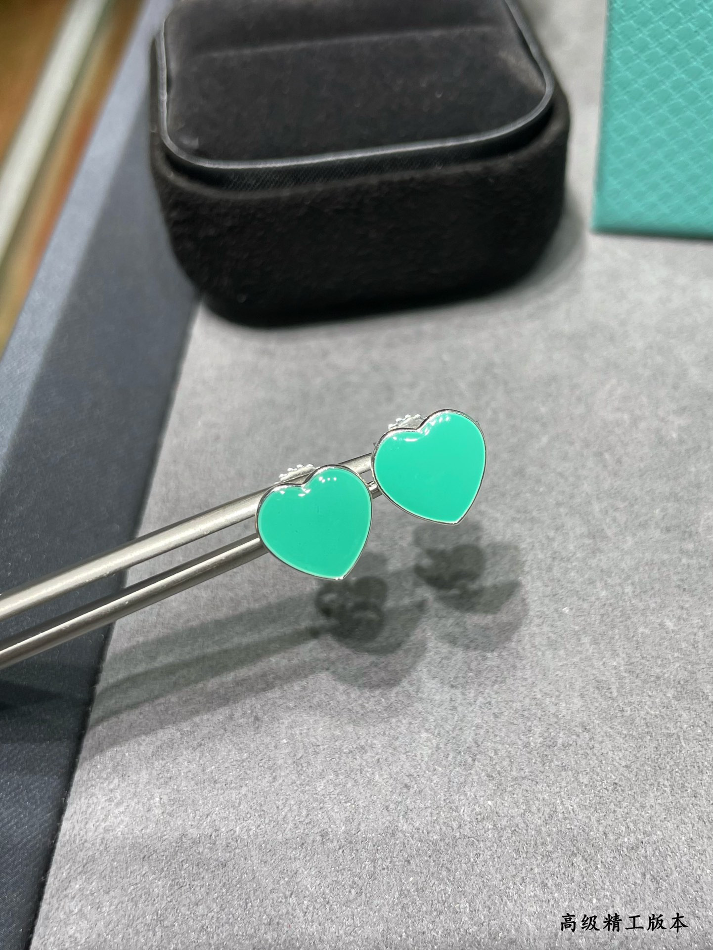 T*f*ny & Co. Heart Stud Earrings Ag925