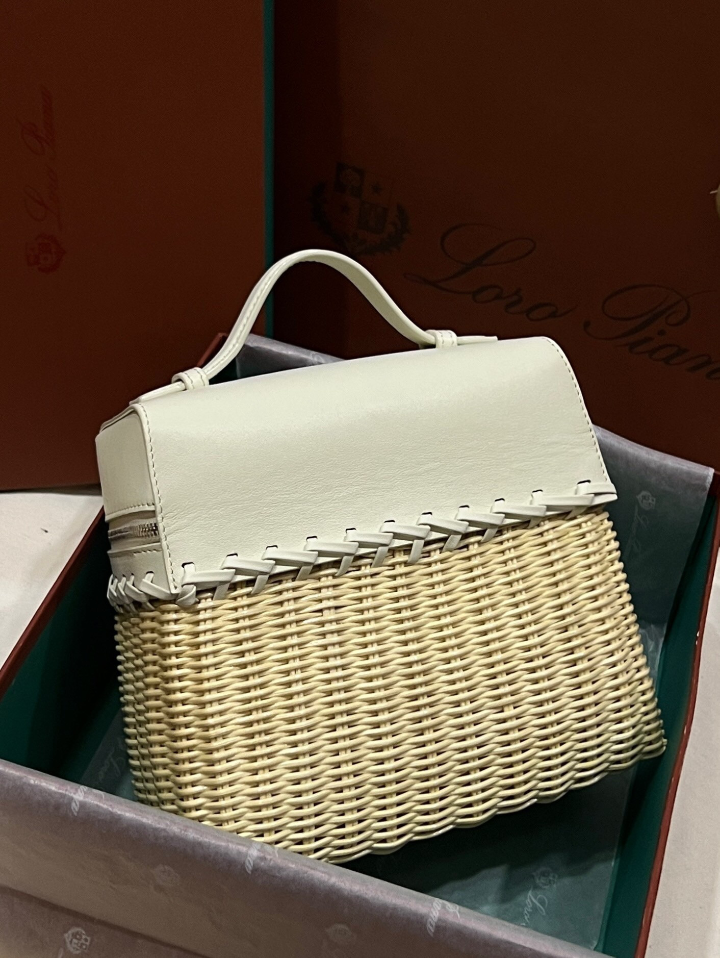 L**o p*ana Extra Pocket L19 Wicker Bag 17.5x21x10cm