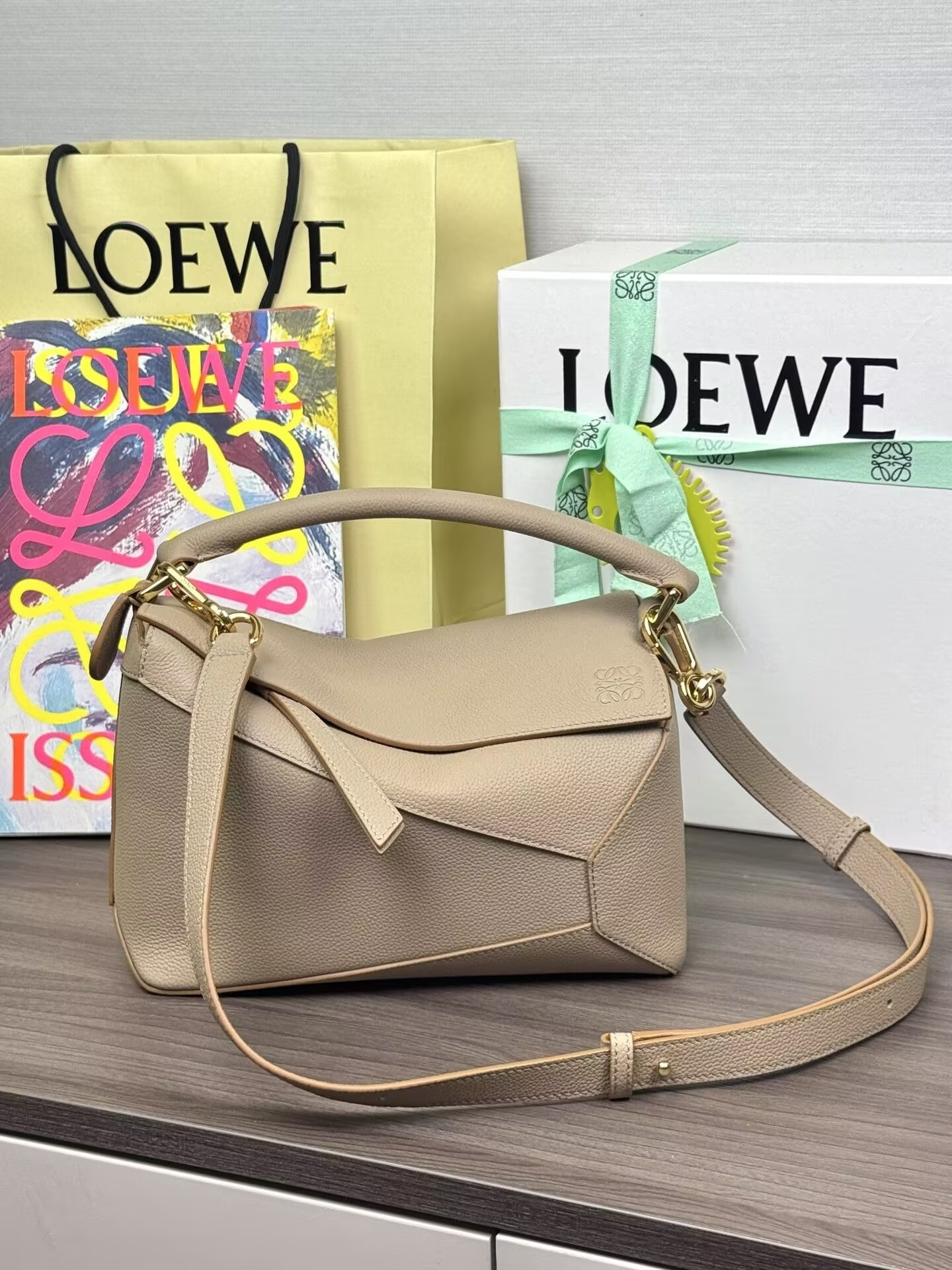L0ew* Small Puzzle bag in classic calfskin 24x10.5x16.5cm