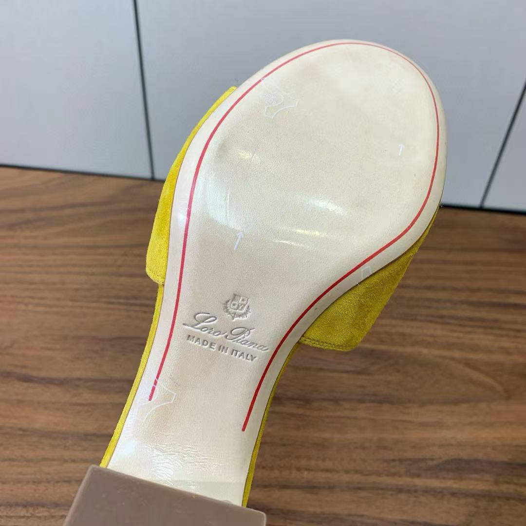 UA L**o p*ana Summer Charms Sandal