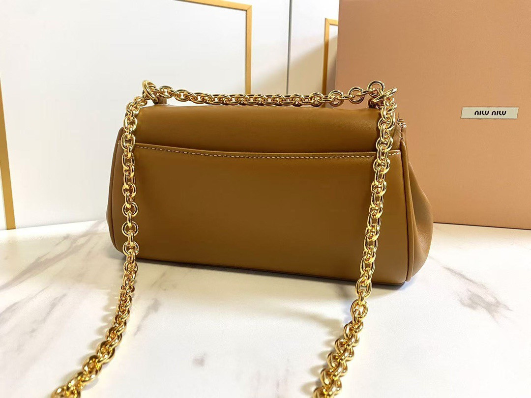 Miu Miu Leather shoulder bag 13.5x24x9cm
