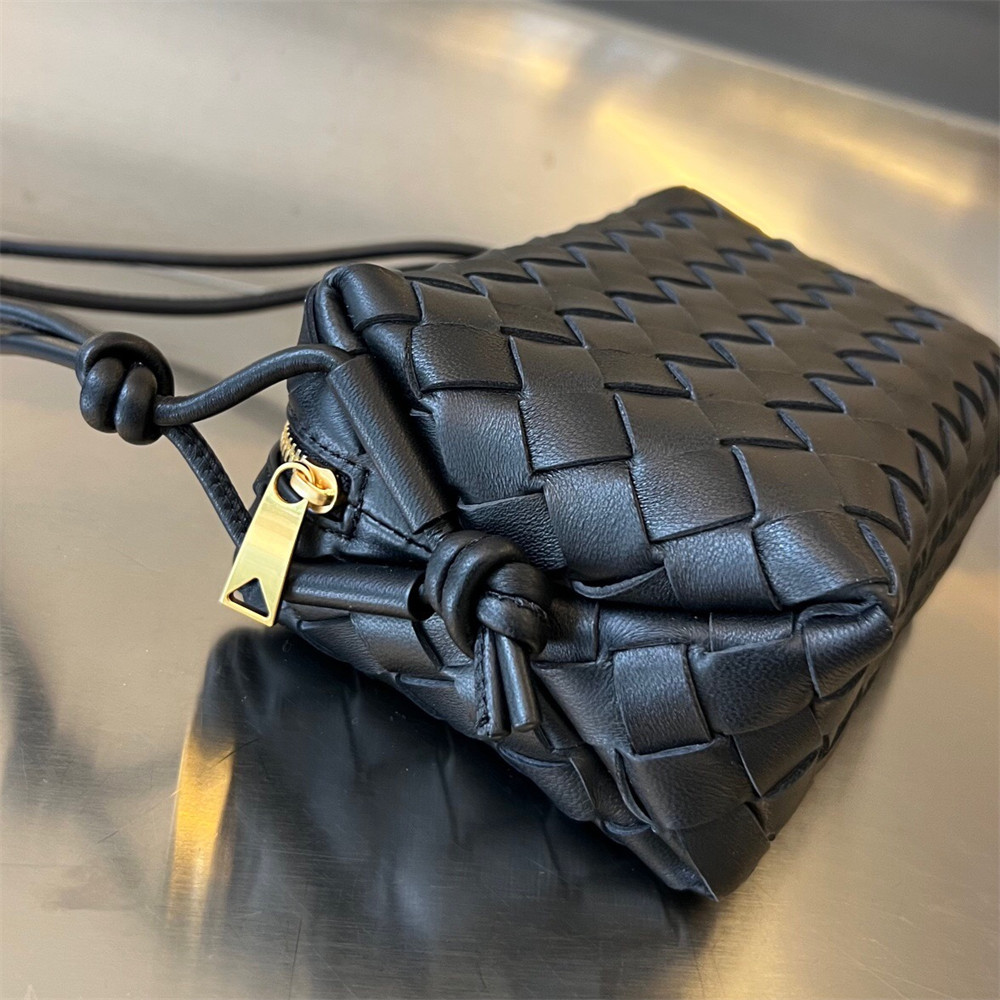 Bo*te*ga Ve*ne*ta Small Loop Cross-Body Bag 17x10x6cm