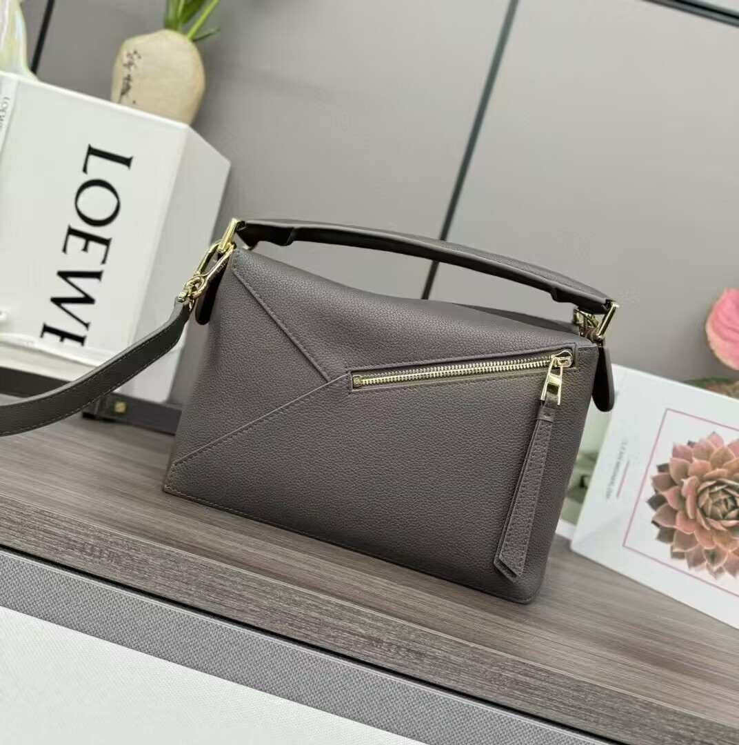 L0ew* Small Puzzle bag in classic calfskin 24x10.5x16.5cm