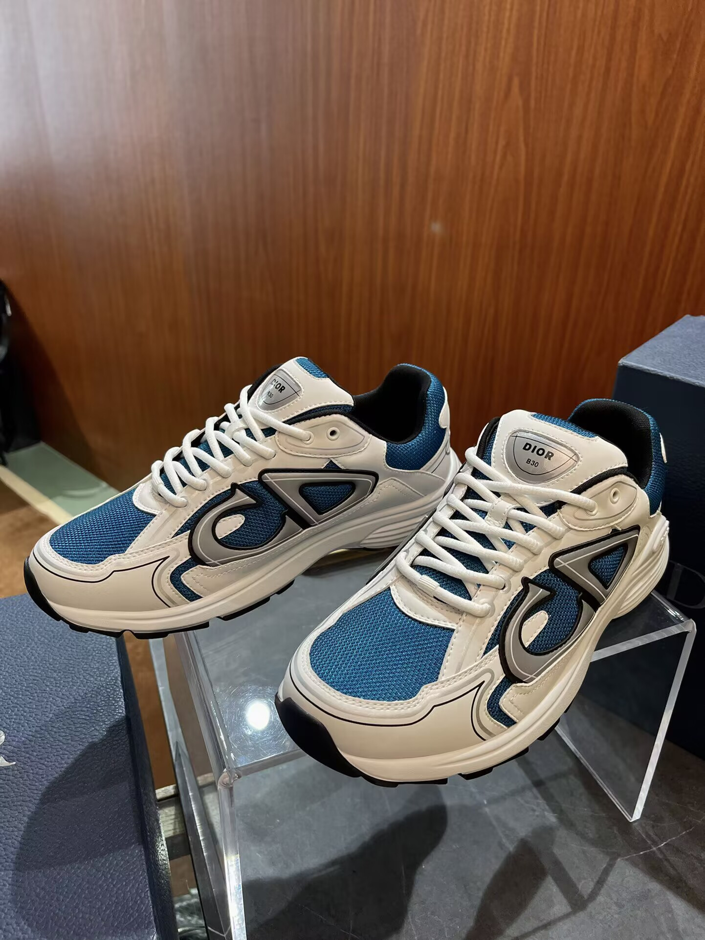 UA D*0r B30 Sneakers