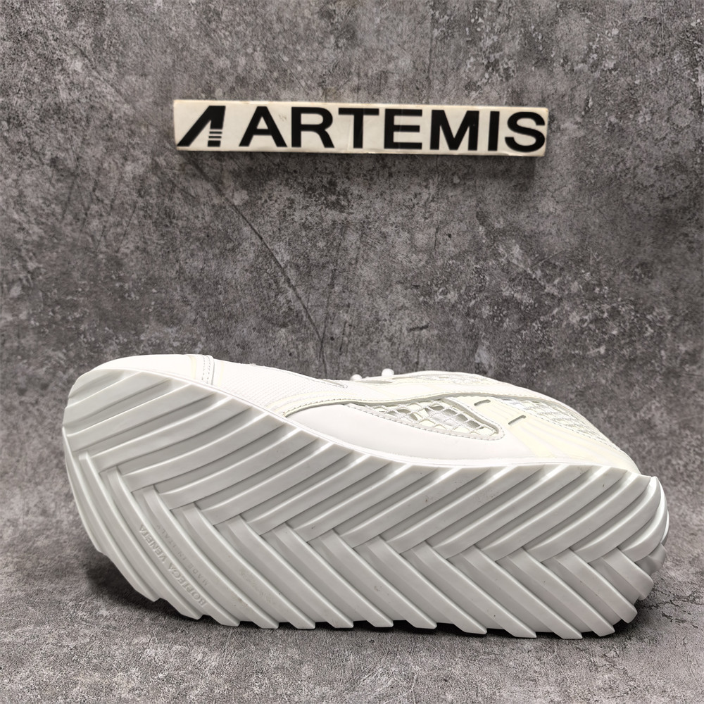 UA Bo*te*ga Ve*ne*ta Orbit Sneaker