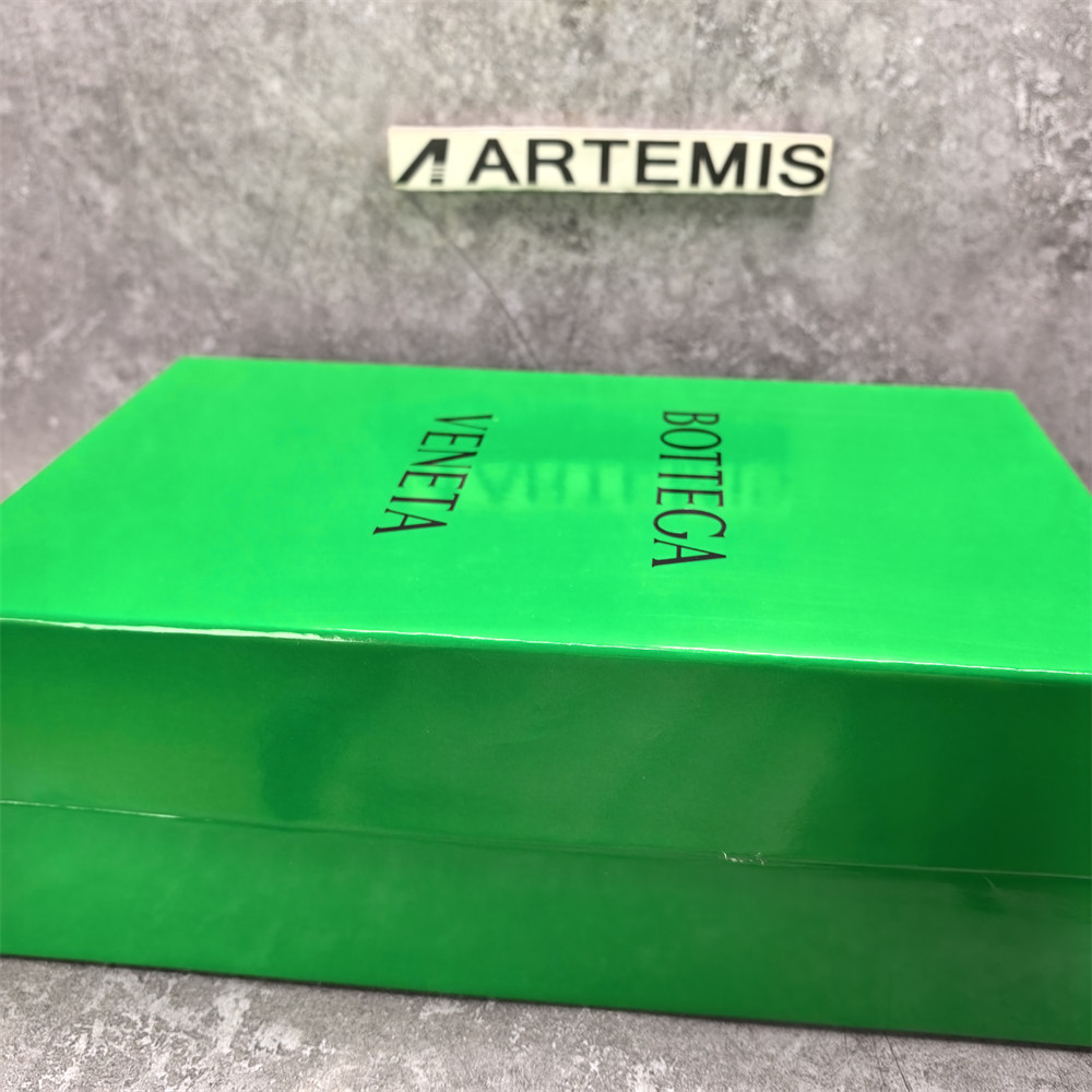 UA Bo*te*ga Ve*ne*ta Orbit Sneaker