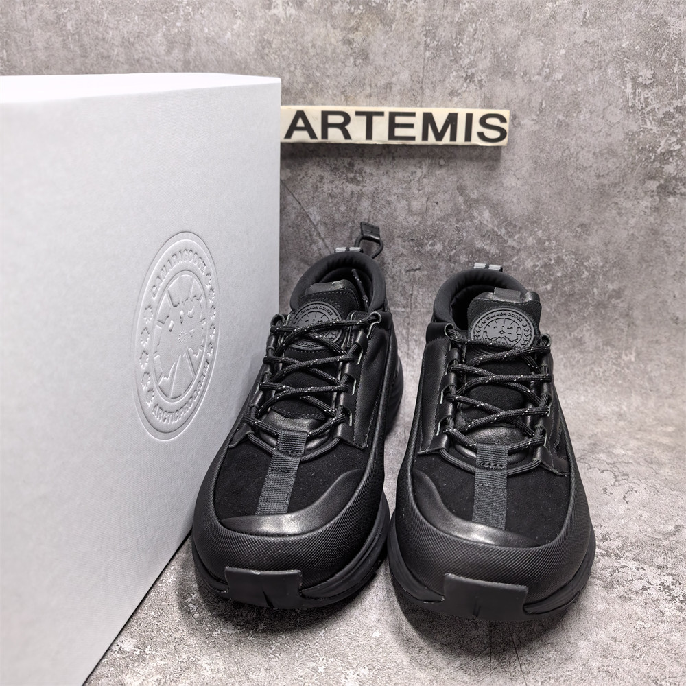 UA Can*a Go*e Glacier Trail Sneaker