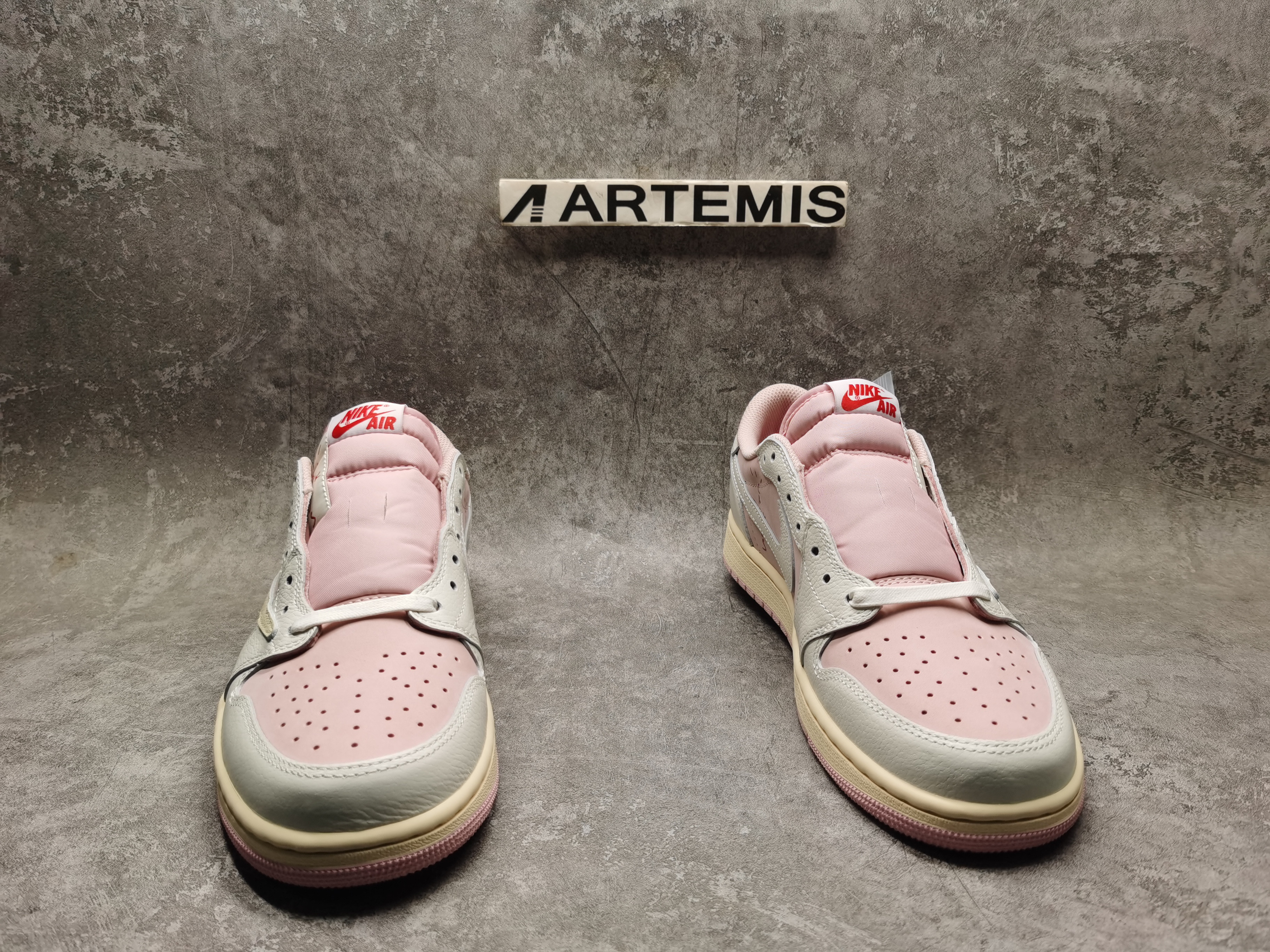 UA Jordan 1 Retro Low OG SP