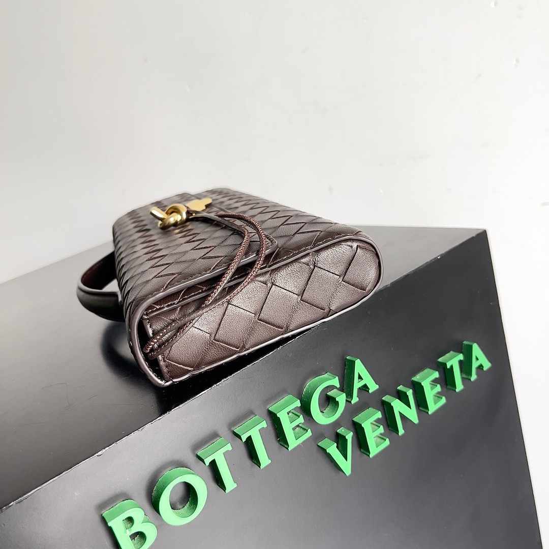 Bo*te*ga Ve*ne*ta Long Clutch Andiamo With Handle Fondant 31x13x3cm
