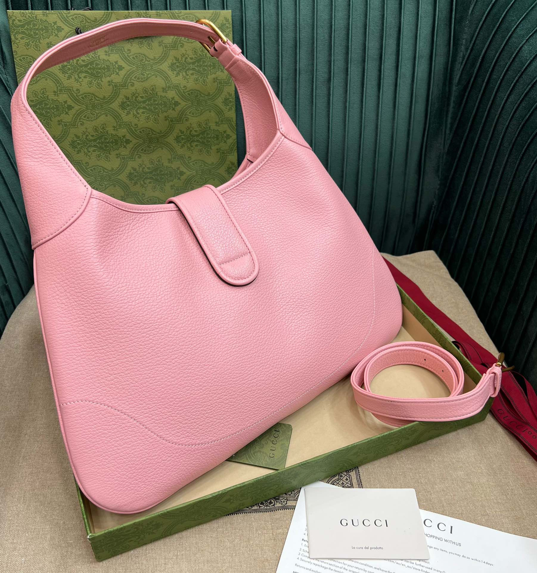 G*u*i Aphrodite medium shoulder 15.3x 15x 8 inches