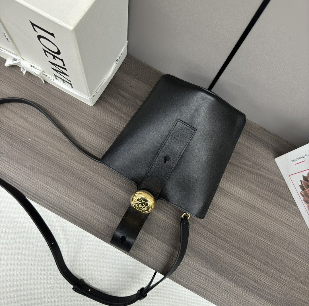 L0ew* Mini Pebble bucket 19.5x16x16cm