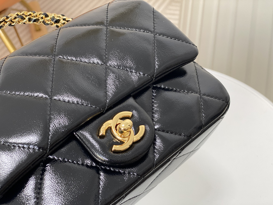 Ch*el WALLET ON CHAIN   19x13x7cm