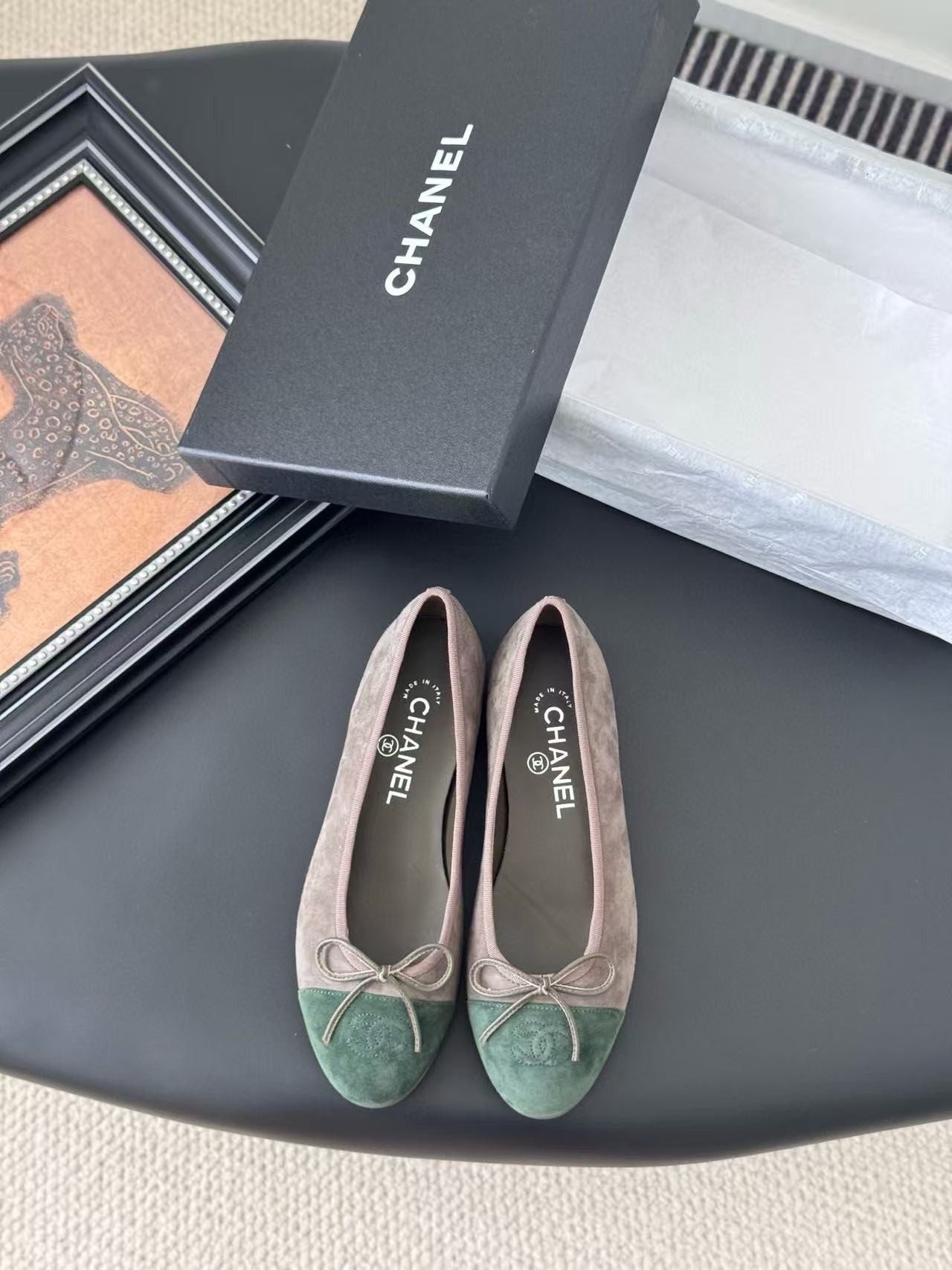 UA Ch*el Ballet flats