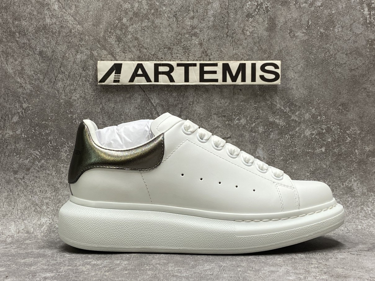 Ale*d*r M*Q*en Oversized Gold