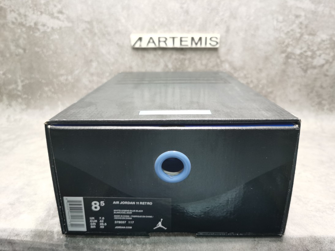 Air Jordan 11 Retro Legend Blue