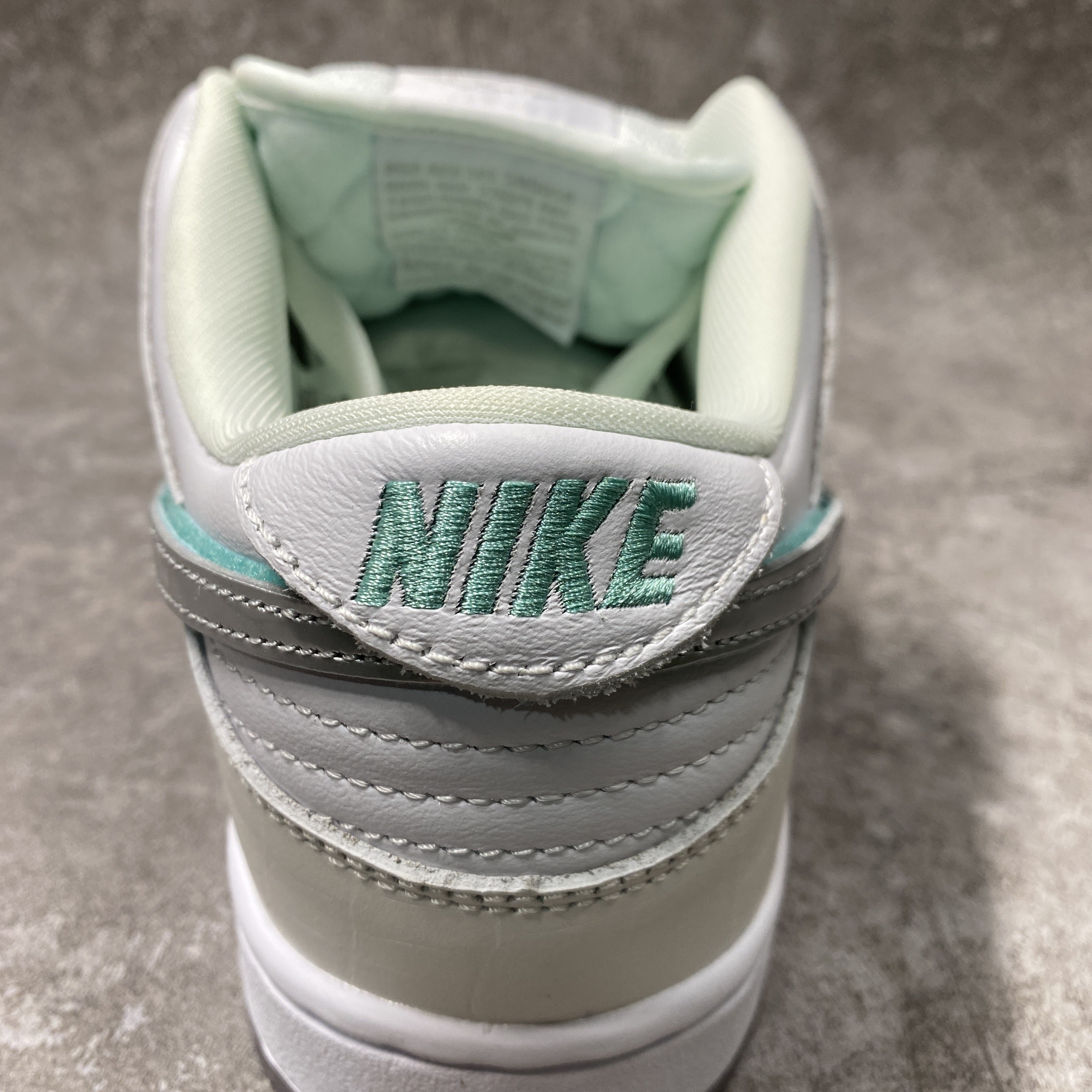 Nike SB Dunk Low Diamond S*pply Co White Diamond