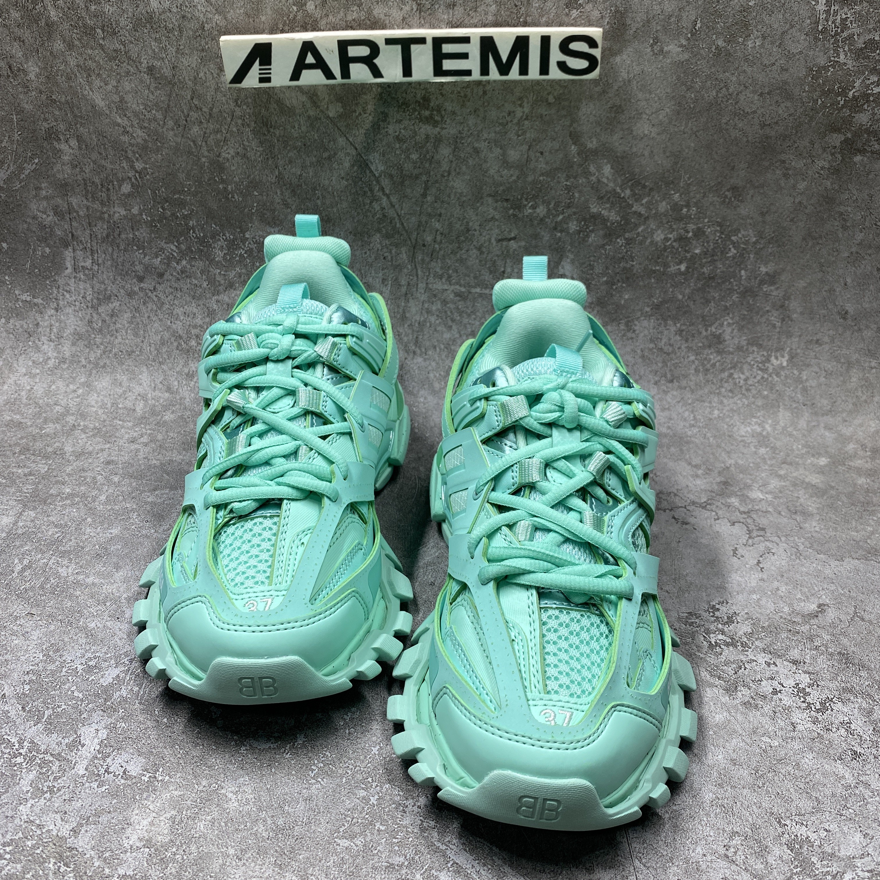 Balenciga Wmns Track Trainer Light Blue