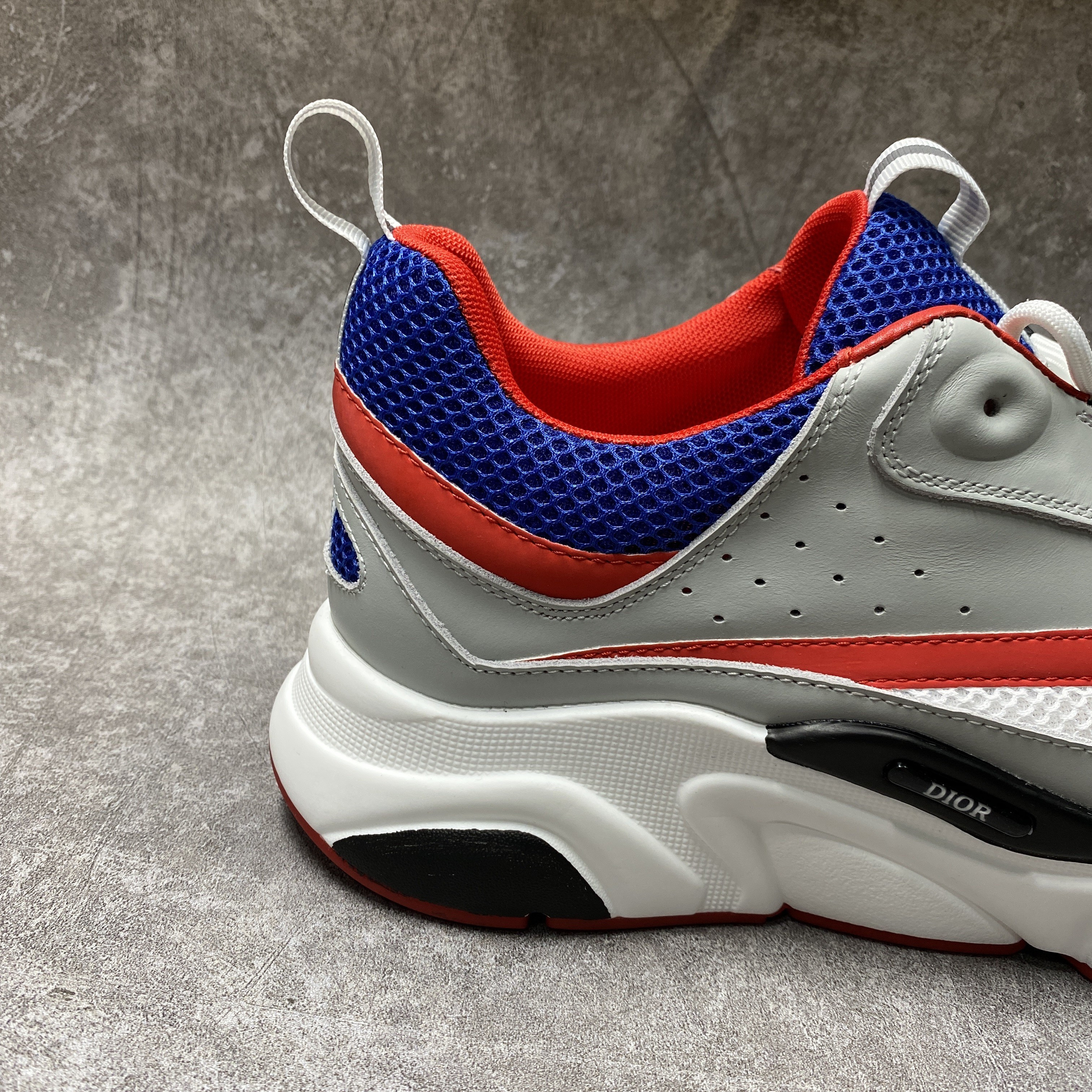 D*0r B22 White Red Blue