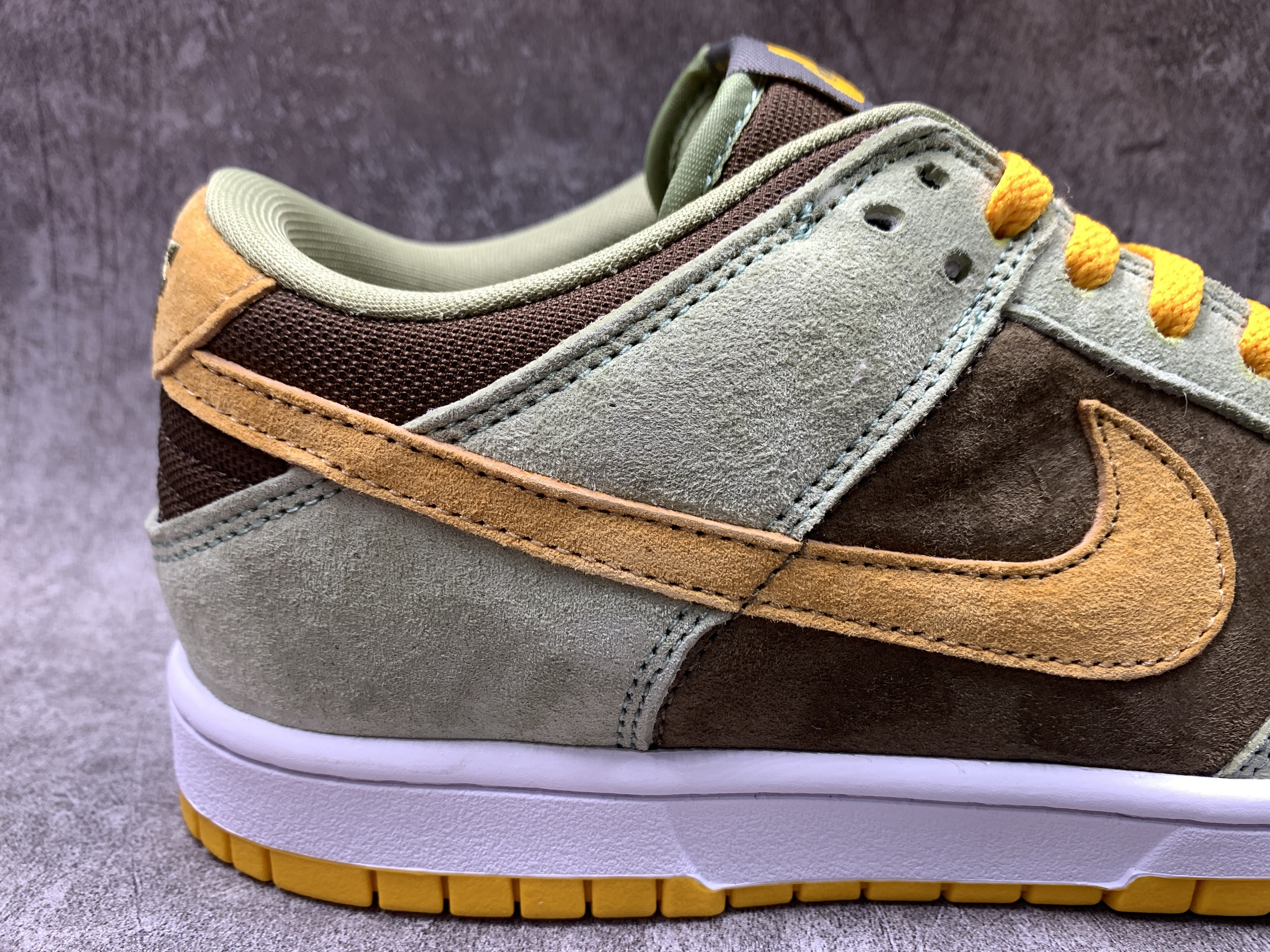 Nike Dunk Low Dusty Olive