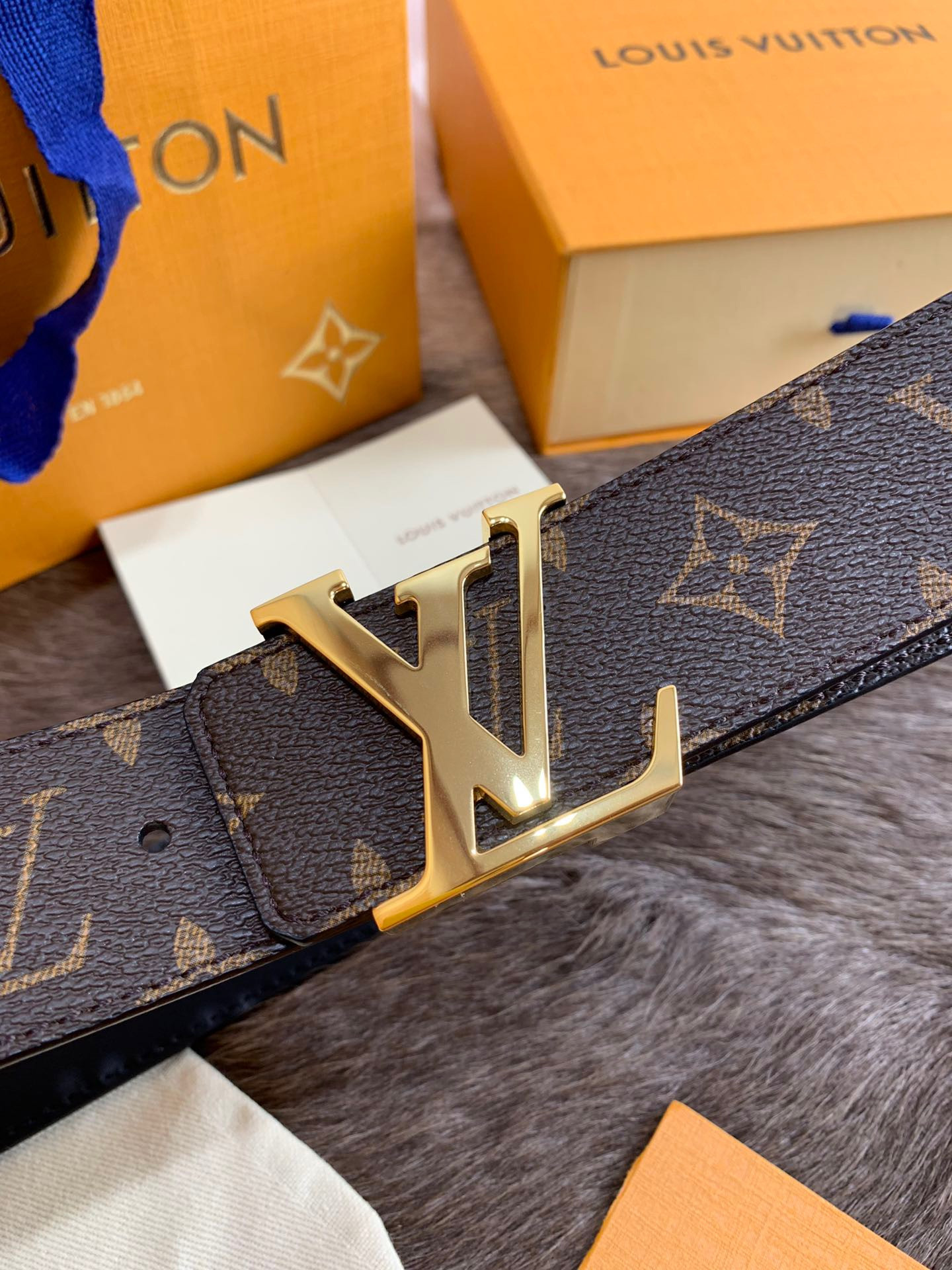 LV L0*is V*t0n 40MM BELT