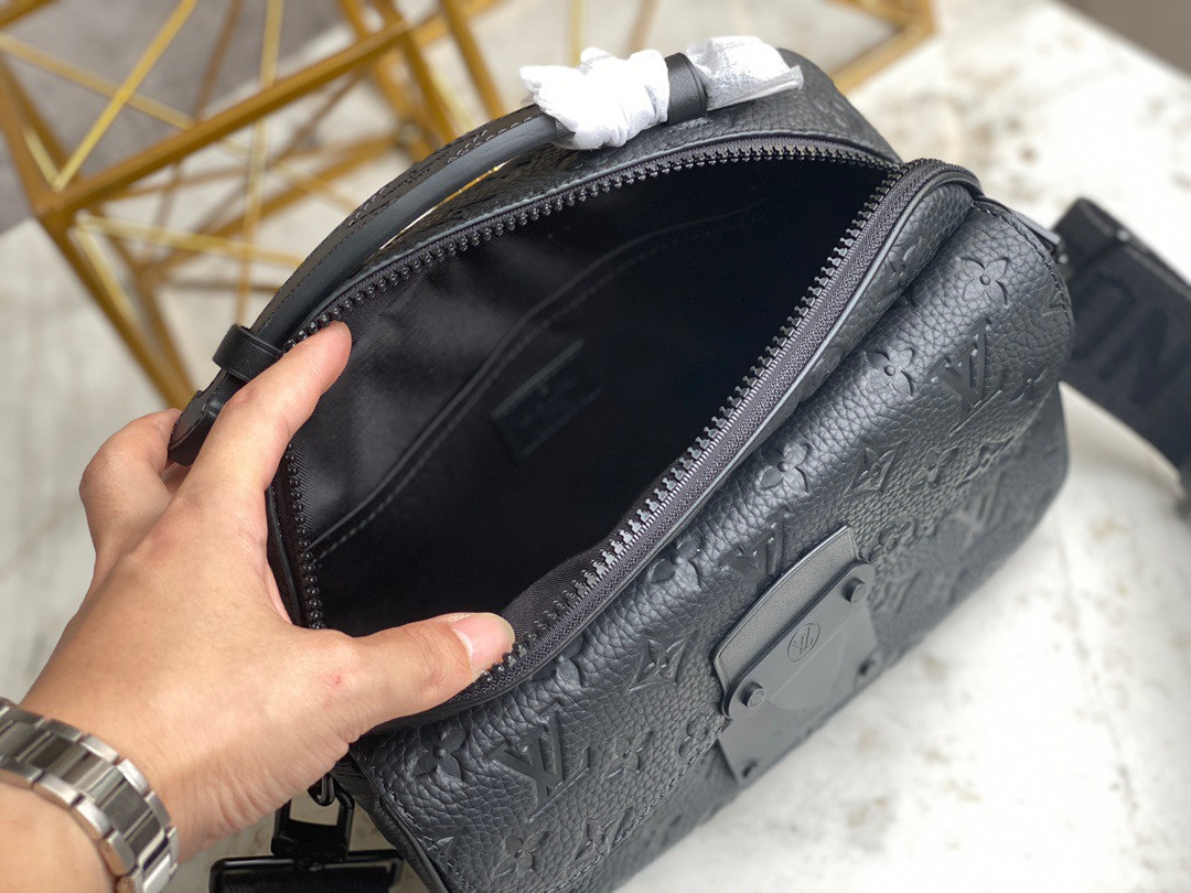 LV S LOCK MESSENGER M58489