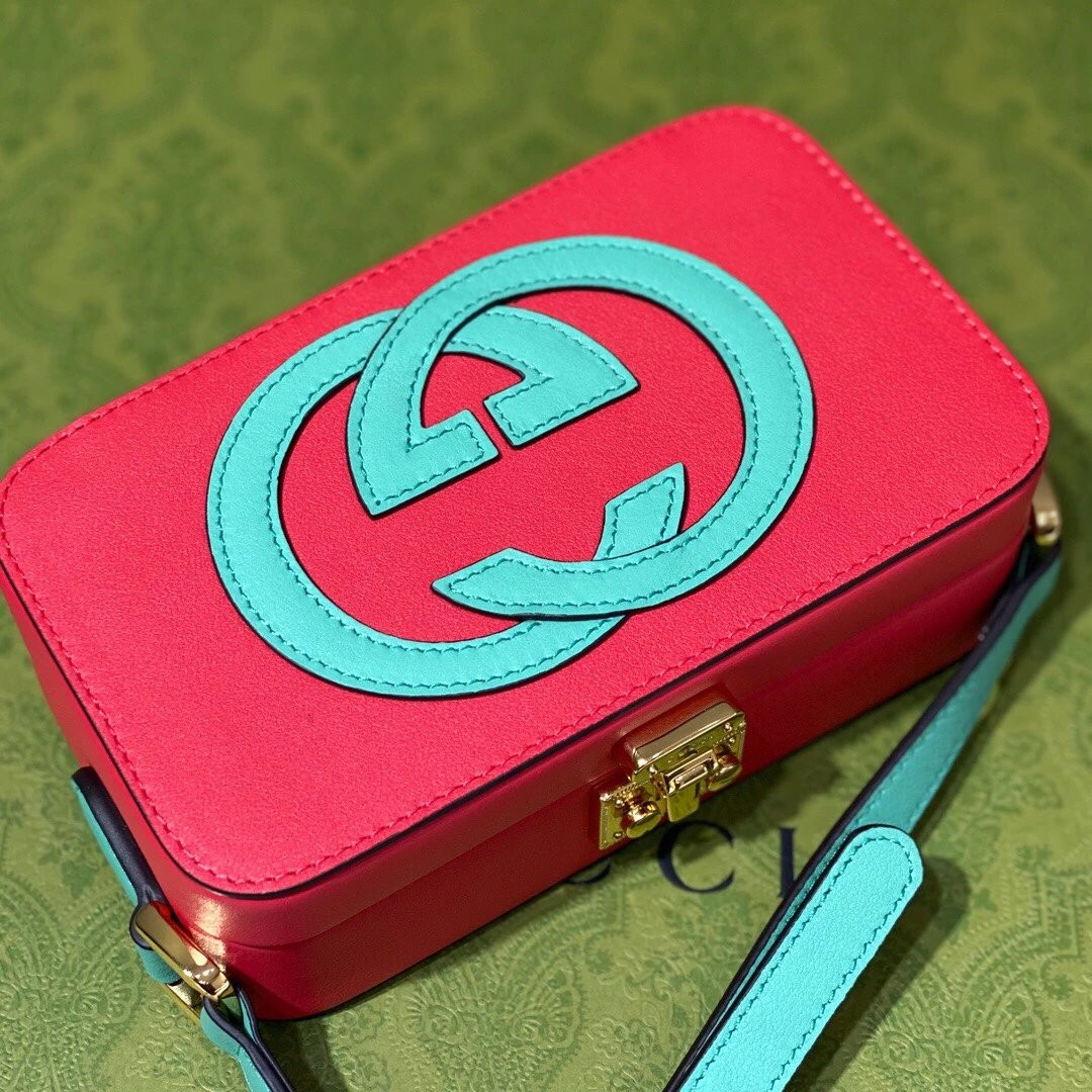 G*u*i Interlocking G mini bag