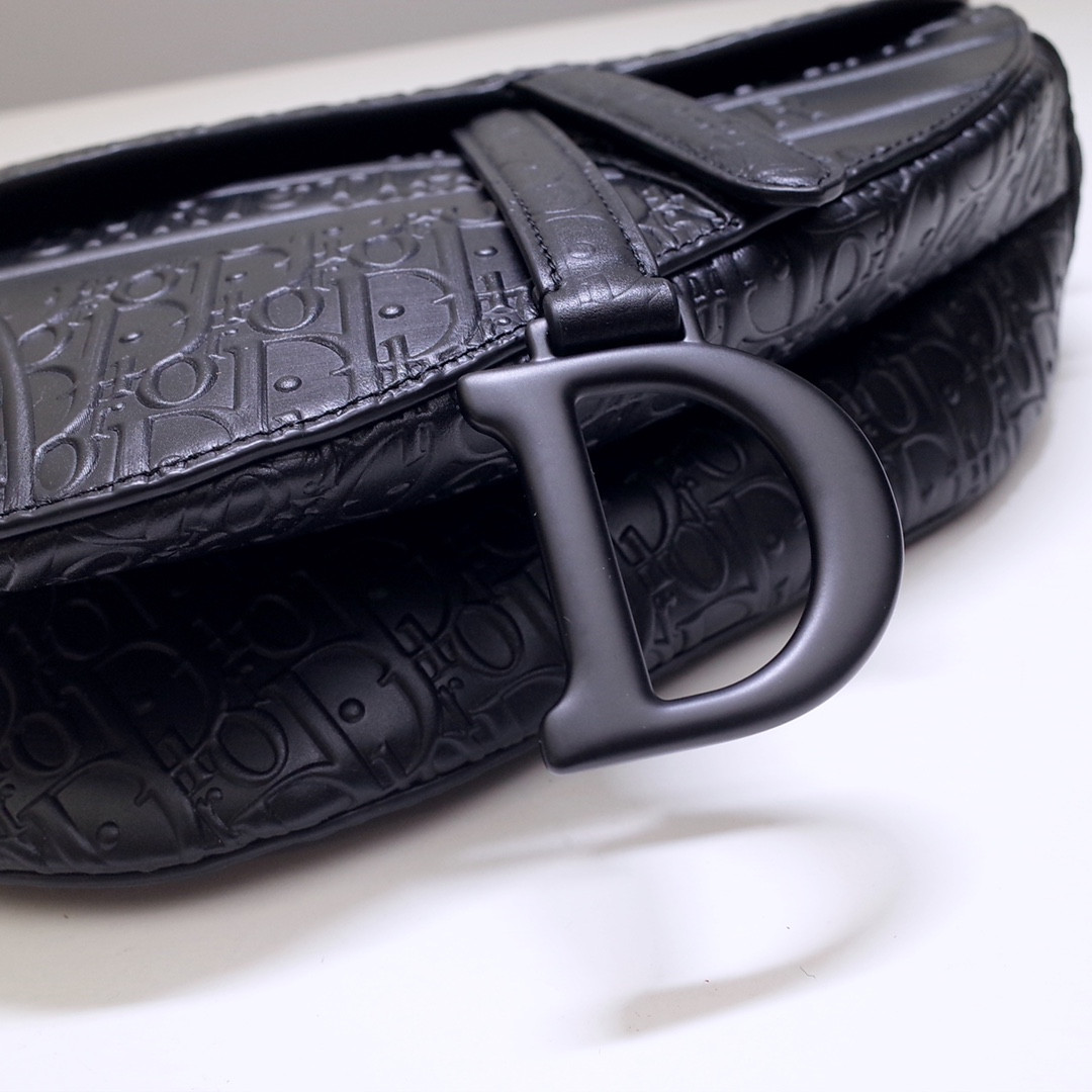 SADDLE BAG WITH STRAP Black D*0r Oblique Embossed Calfskin 25.5x20x6.5cm