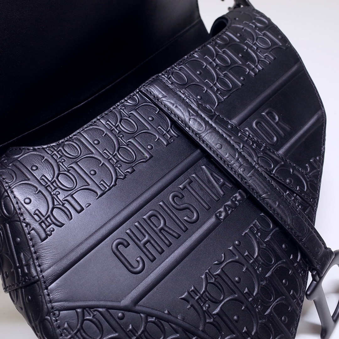 SADDLE BAG WITH STRAP Black D*0r Oblique Embossed Calfskin 25.5x20x6.5cm