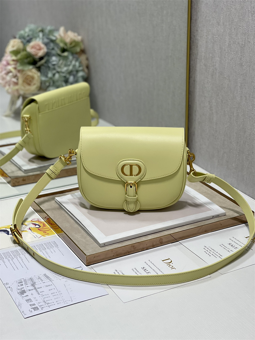 MEDIUM D*0r BOBBY BAG Light Green Box Calfskin