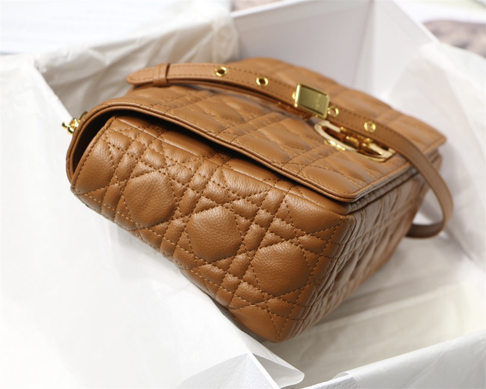 MEDIUM D*0r CARO BAG Caramel S*pple Cannage Calfskin 25.5 x 15.5 x 8 cm