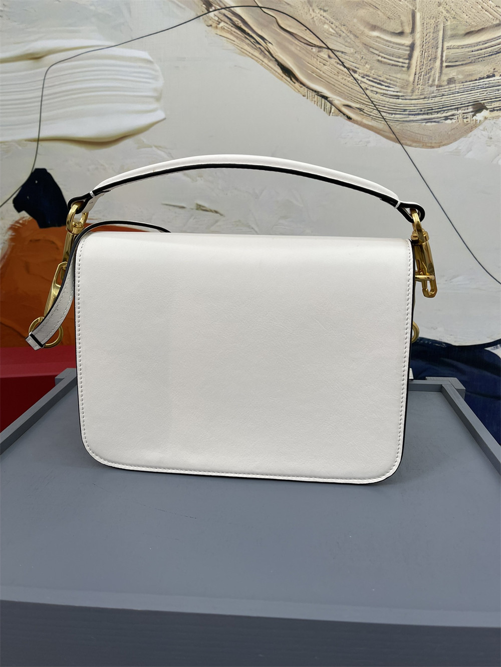 va*t*no GARAVANI LOCÒ CALFSKIN SHOULDER Small BAG 22 x 16  x 7 cm