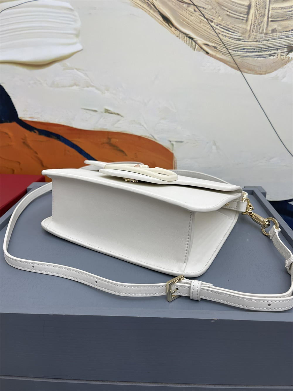 va*t*no GARAVANI LOCÒ CALFSKIN SHOULDER Small BAG With white hardware 22 x 16  x 7 cm