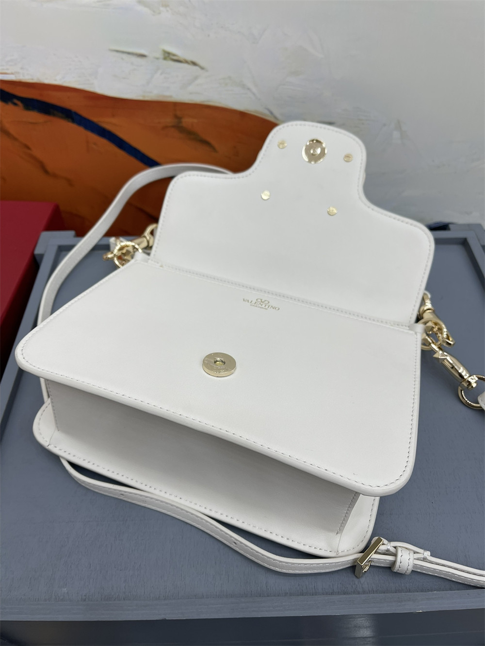 va*t*no GARAVANI LOCÒ CALFSKIN SHOULDER Small BAG With white hardware 22 x 16  x 7 cm