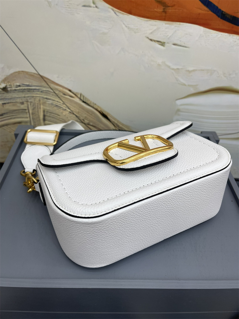 va*t*no GARAVANI ALLTIME GRAINY CALFSKIN SHOULDER BAG IVORY 23.5x18X8cm