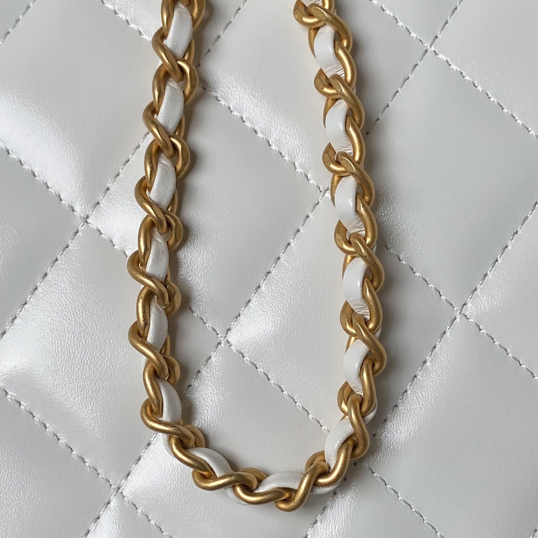 Ch*el FLAP BAG WHITE 22×14.5×8cm