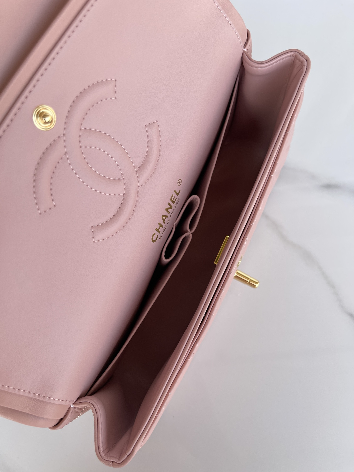Ch*el CLASSIC FLAP 25CM CF PINK GOLD 6 × 9.9 × 2.5 in