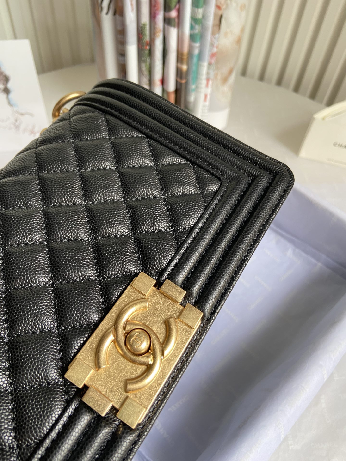 BOY Ch*el HANDBAG Shiny Grained Calfskin 5.9 × 9.8 × 3.5 in