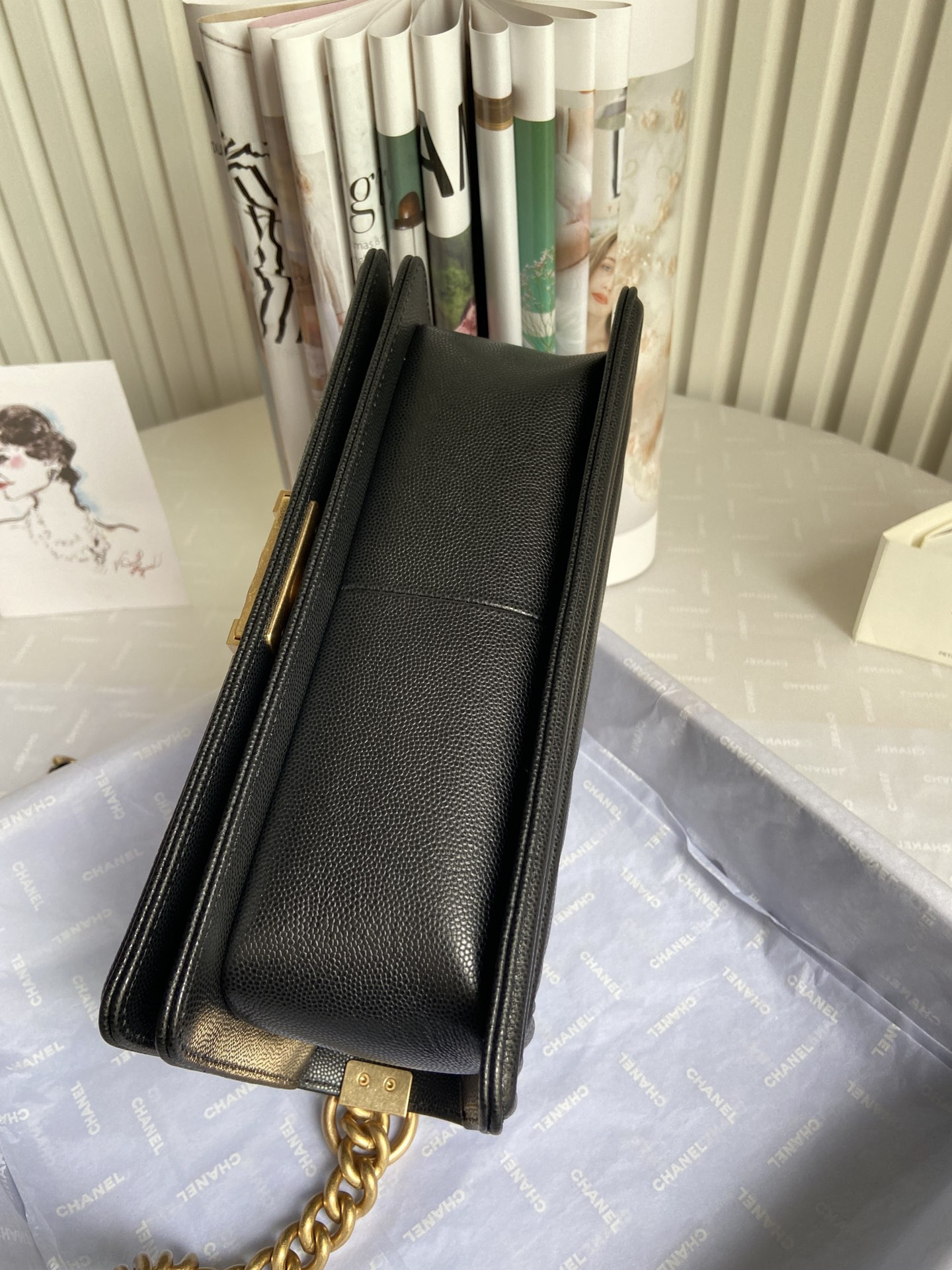 BOY Ch*el HANDBAG Shiny Grained Calfskin 5.9 × 9.8 × 3.5 in